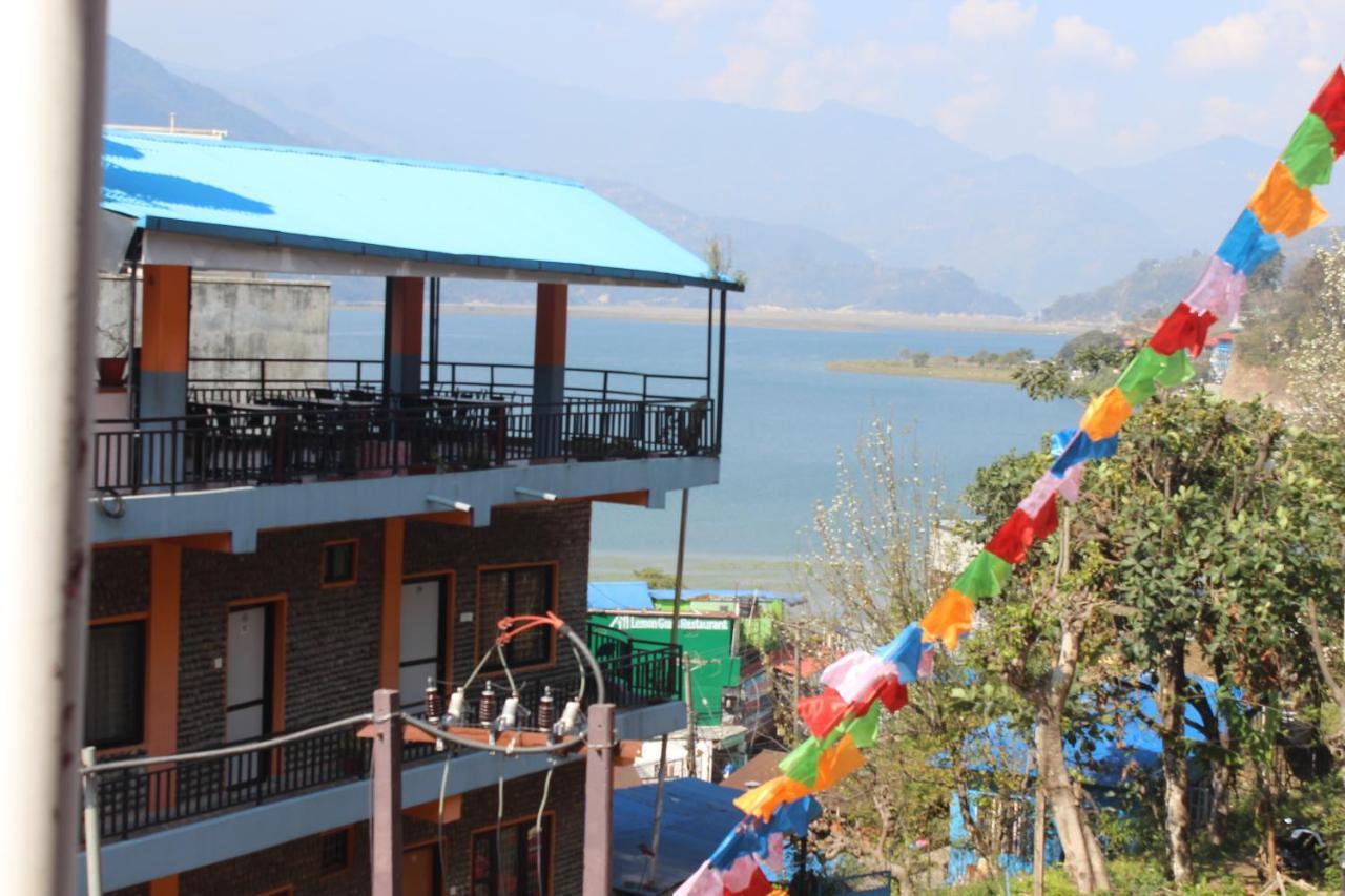 Hotel Direction Pokhara Esterno foto