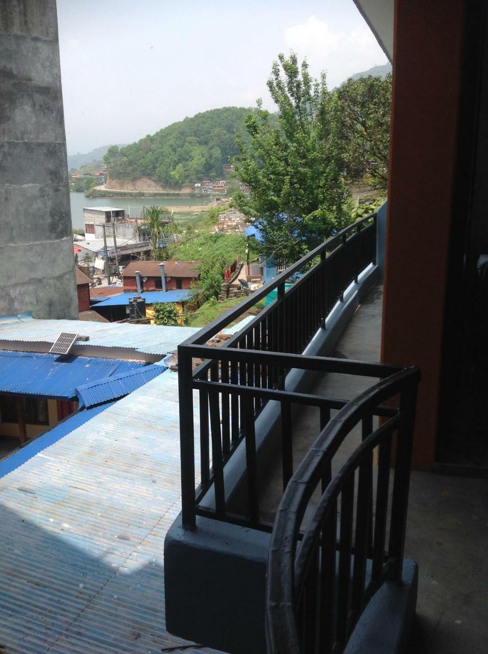 Hotel Direction Pokhara Esterno foto