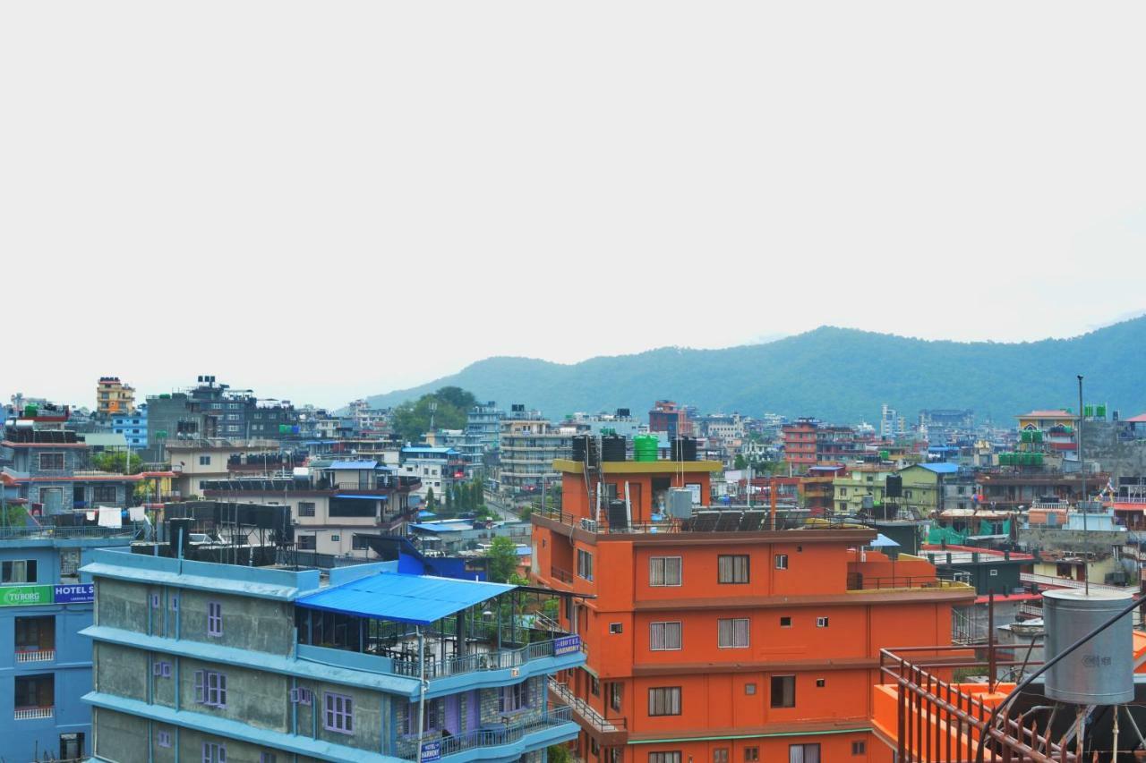 Hotel Direction Pokhara Esterno foto