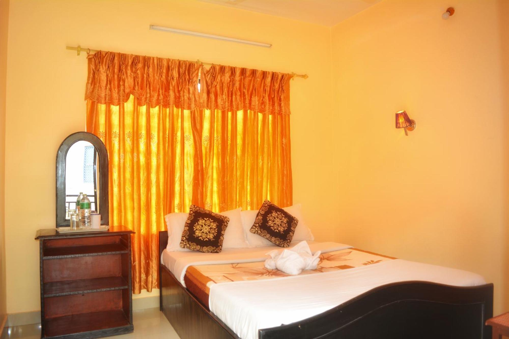 Hotel Direction Pokhara Esterno foto